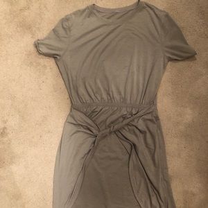 Lululemon dress size 6